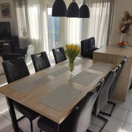 Lejlighed Stela With Heated Pool Je And Whirlpool Gornje Sitno Split