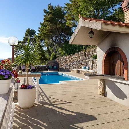 Lejlighed Stela With Heated Pool Je And Whirlpool Gornje Sitno Split