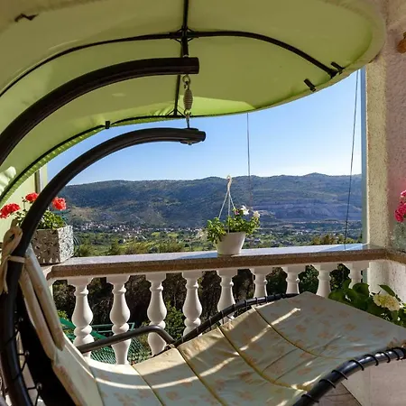 Stela With Heated Pool Je And Whirlpool Gornje Sitno Lejlighed Split